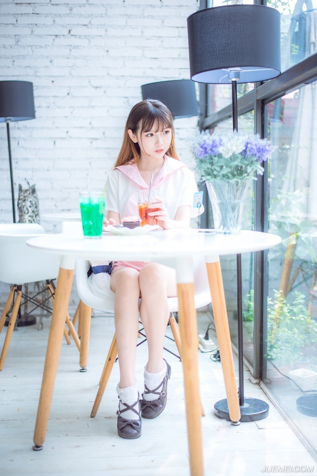 “云长没事便好，城上的情况，我已听闻，怨不得你。”刘备叹了口气，除了关羽这一支人马之外，其他攻上城墙的将士都被赶下来了，关羽上城最早，却是一直厮杀到鸣金时才撤退，足见关羽真的尽力了。
